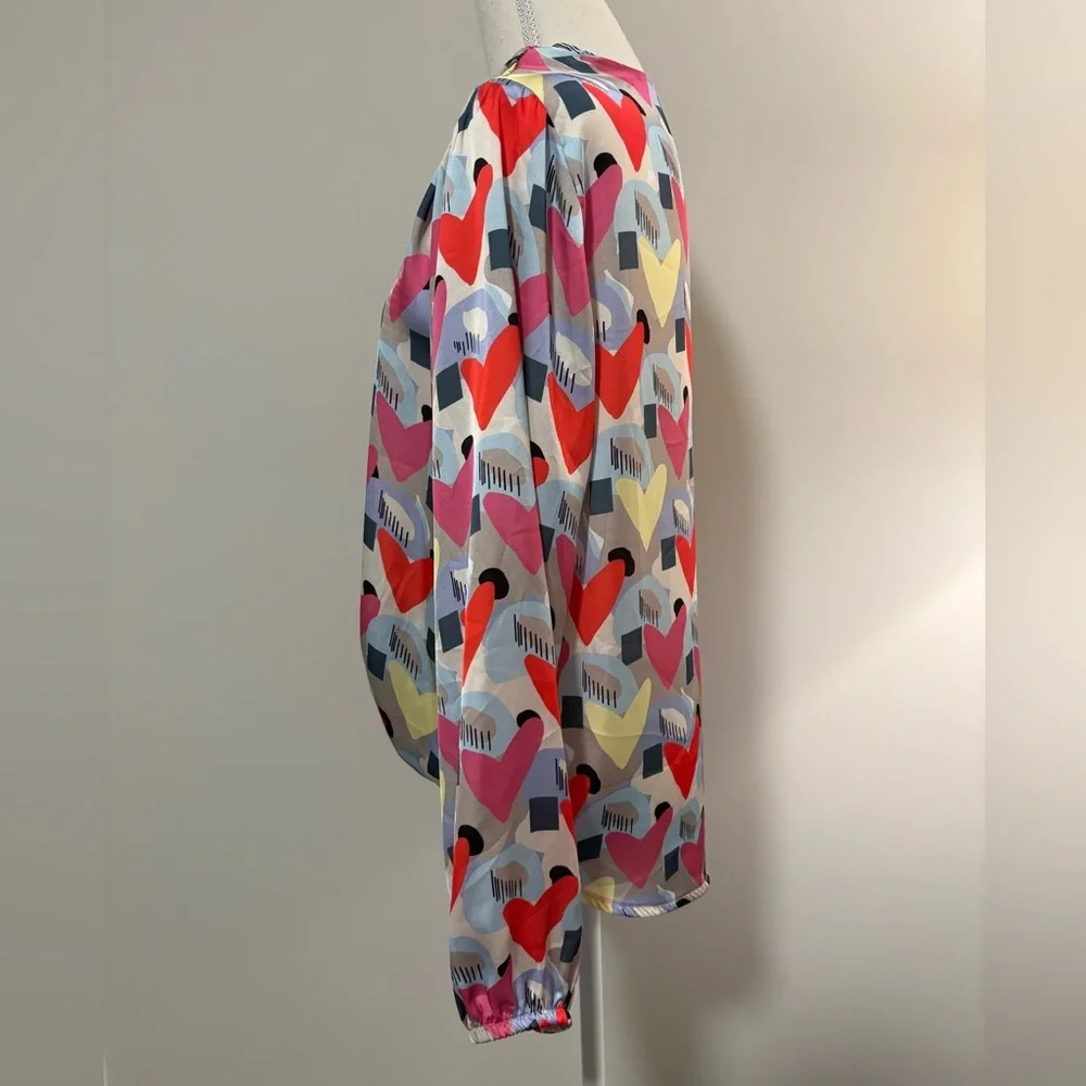 Tristan Multicolor Abstract Heart Print Tie Front V Neck Blouse Size M - Picture 3 of 14